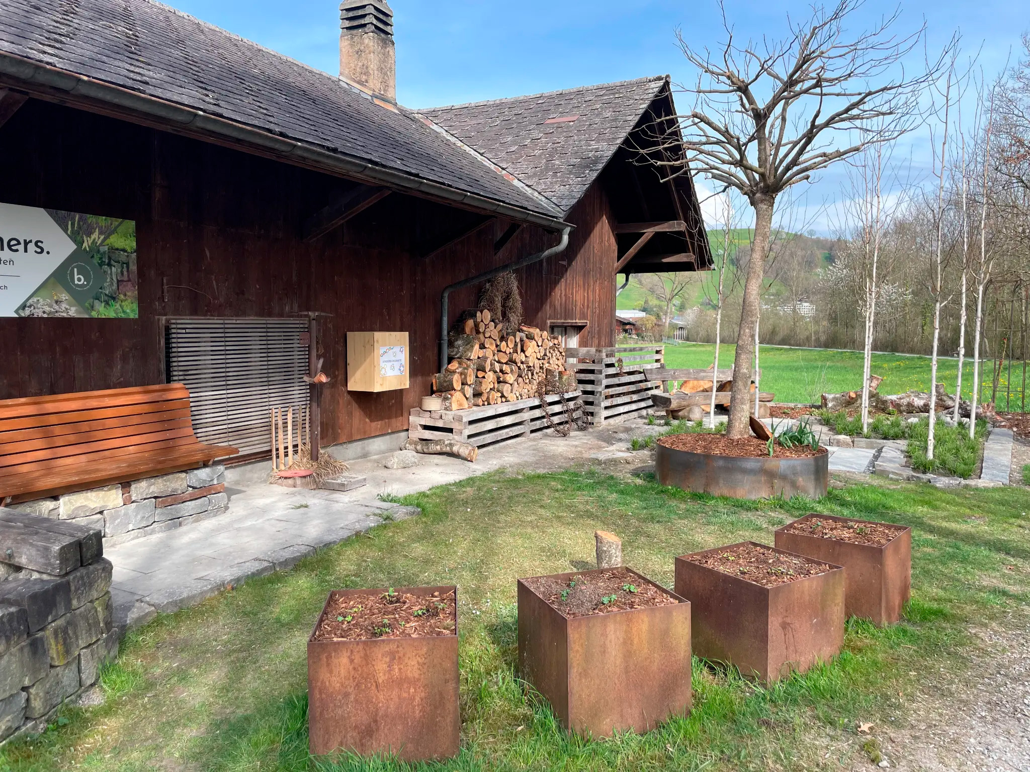 Bücherkiste bei dem Naturlehrpfad